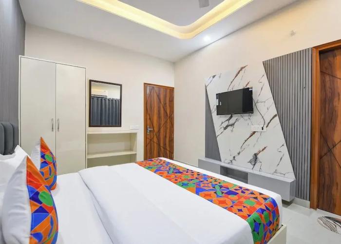 Fabhotel Regal