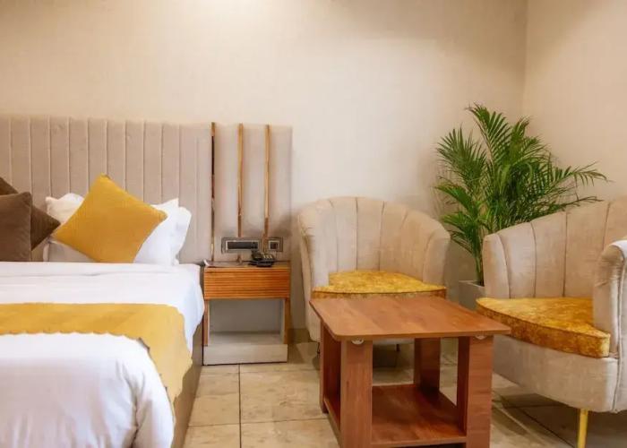 Hotel Eminence