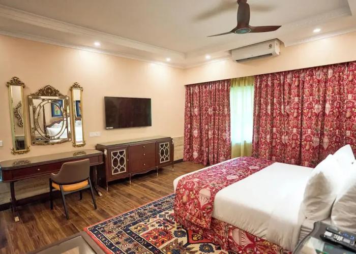 Mayfair Manor Alibag
