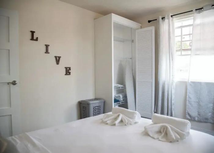 A Relaxing Retreat a few Steps From the Sun-soaked Dover Beach and the Vibrant S