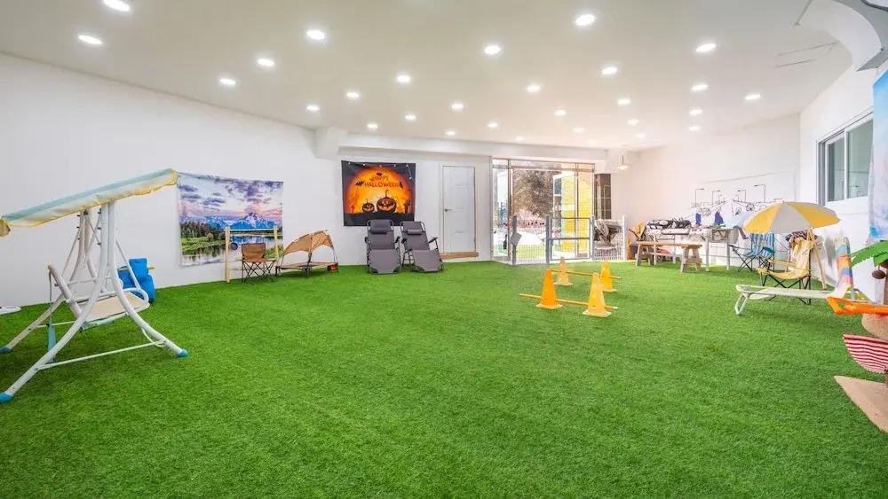 Pocheo Welcome Paw and Meow Pet Pension