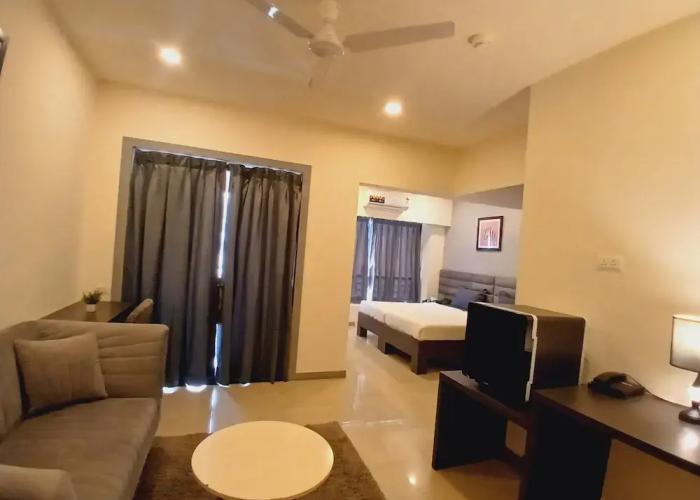 Housr Wakad Pune Hinjawadi Road