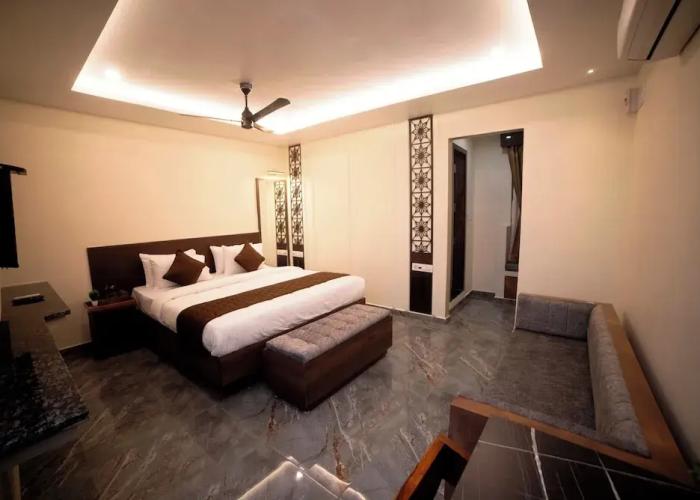 Murali Krishna Apart Hotel