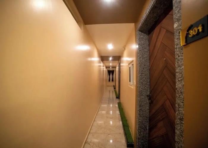 Murali Krishna Apart Hotel
