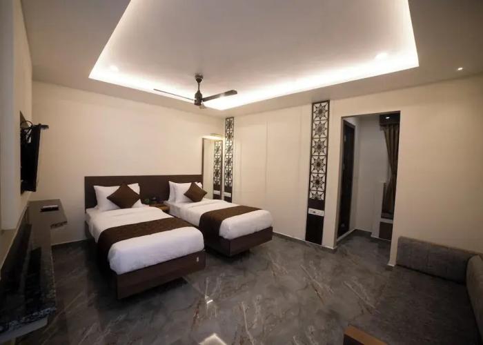 Murali Krishna Apart Hotel