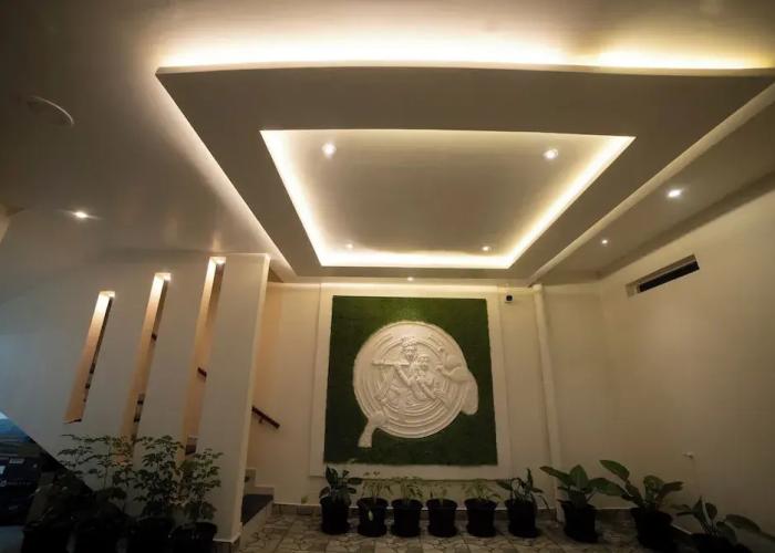Murali Krishna Apart Hotel