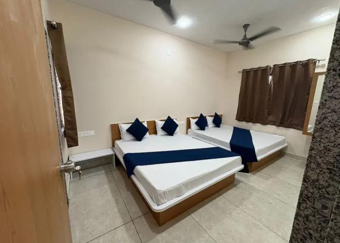 Hotel Darshan Palace - Near Dwarka Railway Station & Shree Dwarkadhish Temple