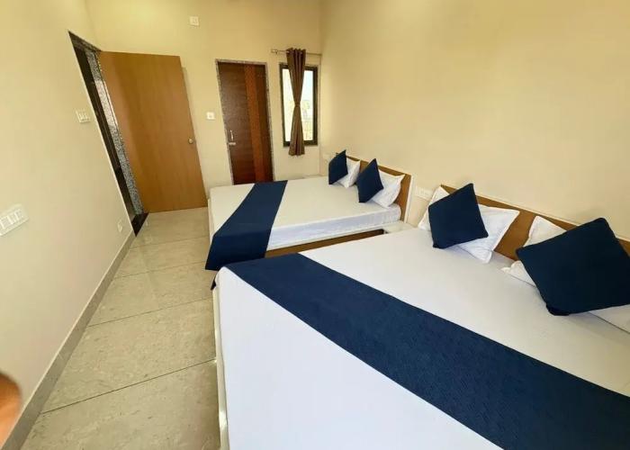 Hotel Darshan Palace - Near Dwarka Railway Station & Shree Dwarkadhish Temple