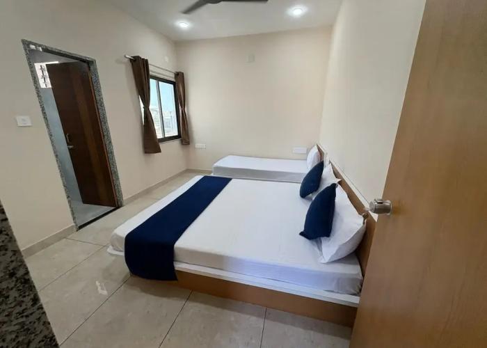 Hotel Darshan Palace - Near Dwarka Railway Station & Shree Dwarkadhish Temple
