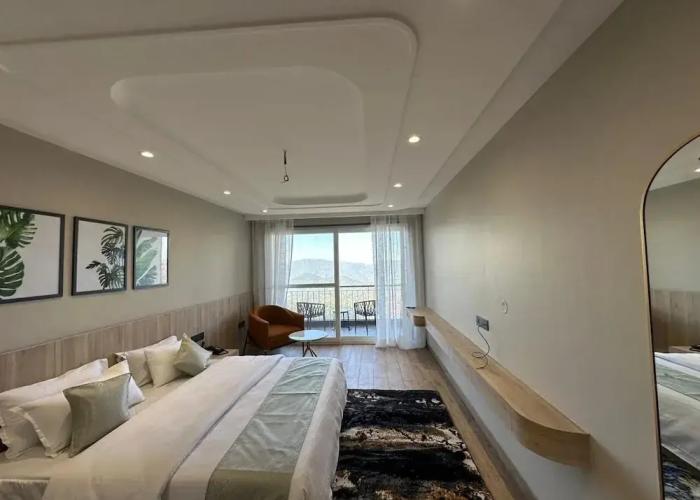 Hotel Cloud End