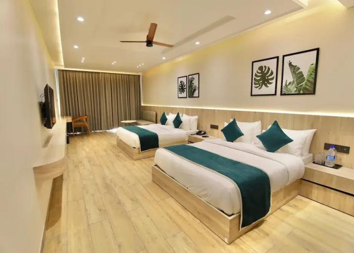 Hotel Cloud End