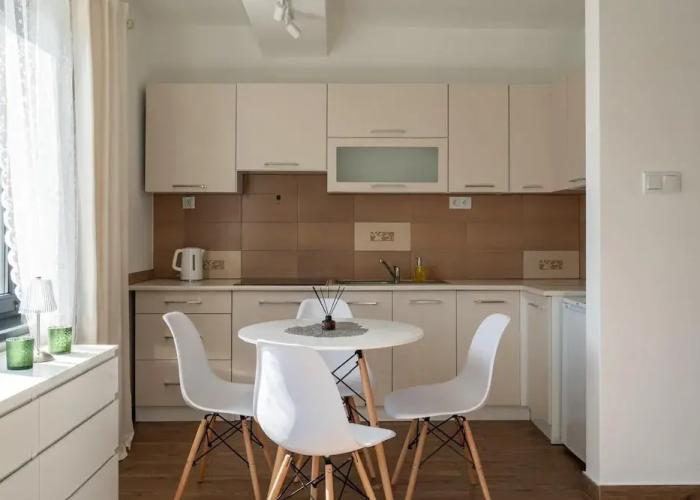 Przytulny apartament KOLEJOVA 13