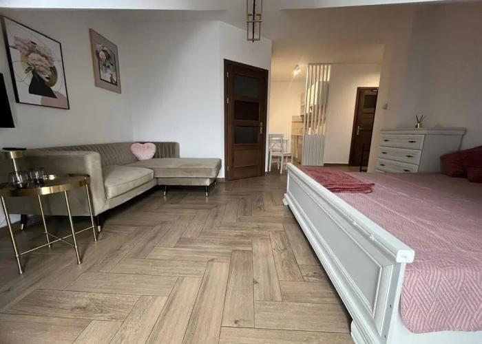 Apartament KOLEJOVA 20 z sypialnią