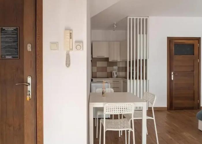 Przytulny apartament KOLEJOVA 12