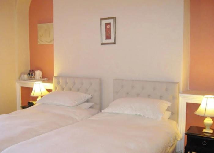 Dunedin Guest House