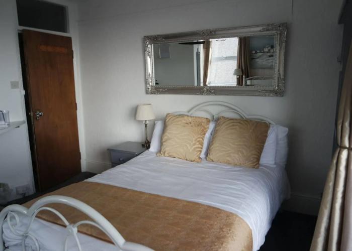Duporth Guest House