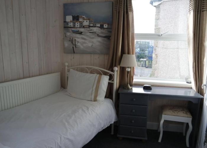 Duporth Guest House