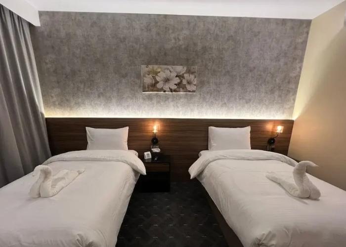 Lazöy Hotel