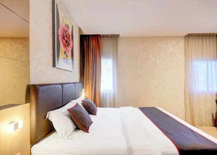 Townhouse Oak Batam near Grand Batam Mall formerly Lucky Star Hotel