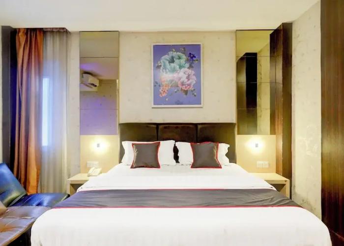 Townhouse Oak Batam near Grand Batam Mall formerly Lucky Star Hotel