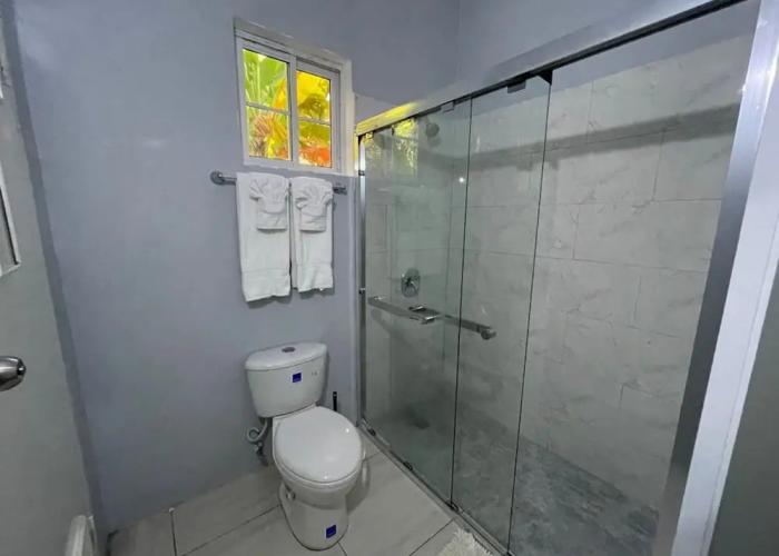 Adorable 1BR Cottage Walk to the Beach Priory