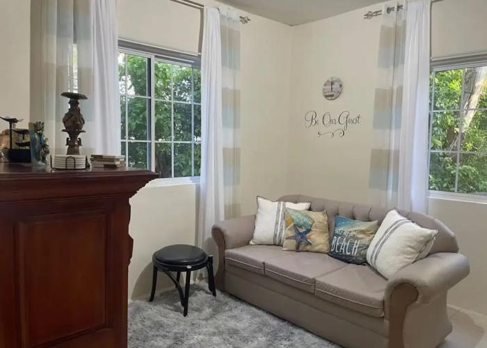 Adorable 1BR Cottage Walk to the Beach Priory