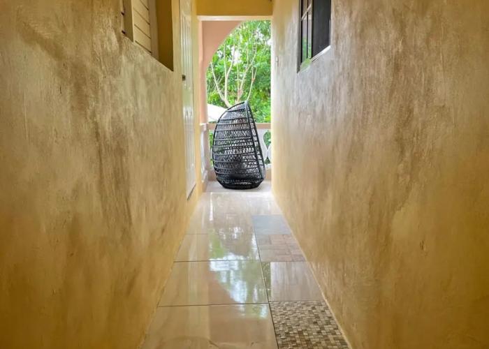 Adorable 1BR Cottage Walk to the Beach Priory