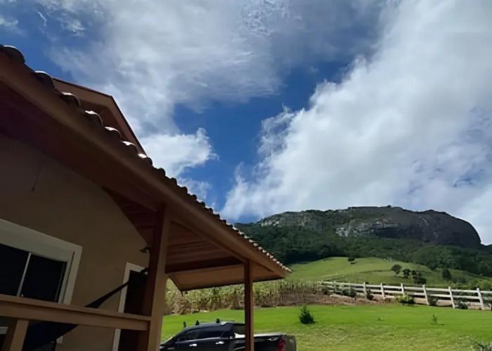 Espetacular casa em Gonçalves - MG 1