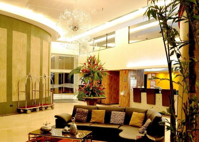 Hotel Plaza Meru