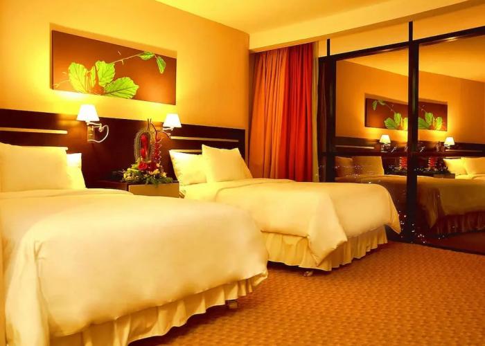 Hotel Plaza Meru