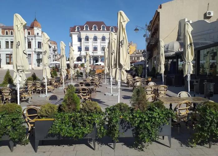Appartment 3 Rooms, Splendid Position, 1 Minut of Walk to the Black Sea