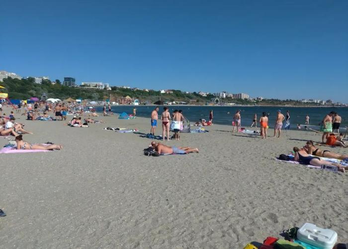 Appartment 3 Rooms, Splendid Position, 1 Minut of Walk to the Black Sea