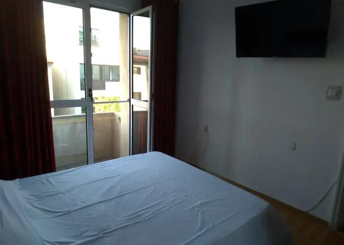 Appartment 3 Rooms, Splendid Position, 1 Minut of Walk to the Black Sea