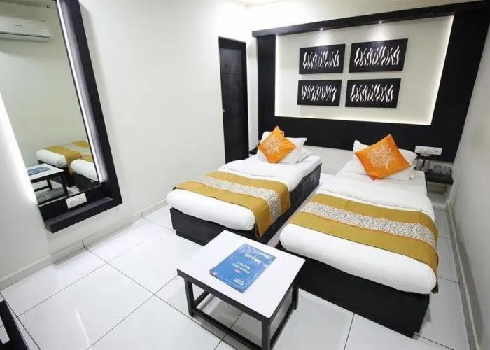 Hotel Paramount Inn
