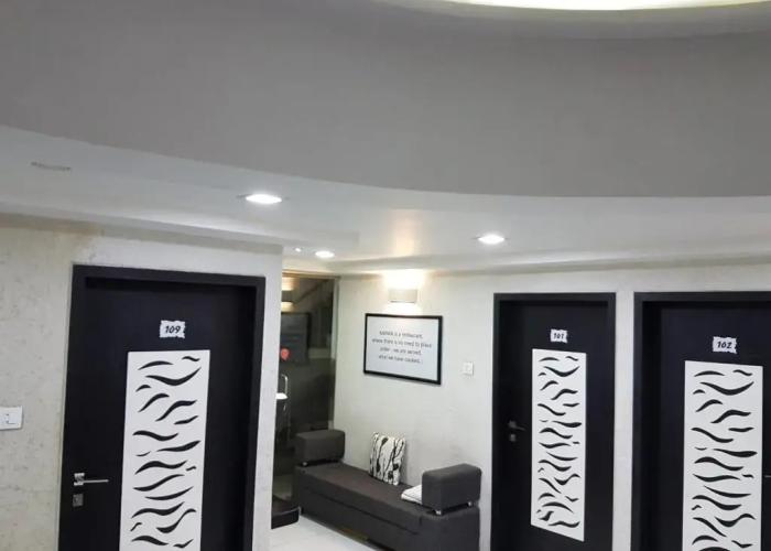 Hotel Paramount Inn