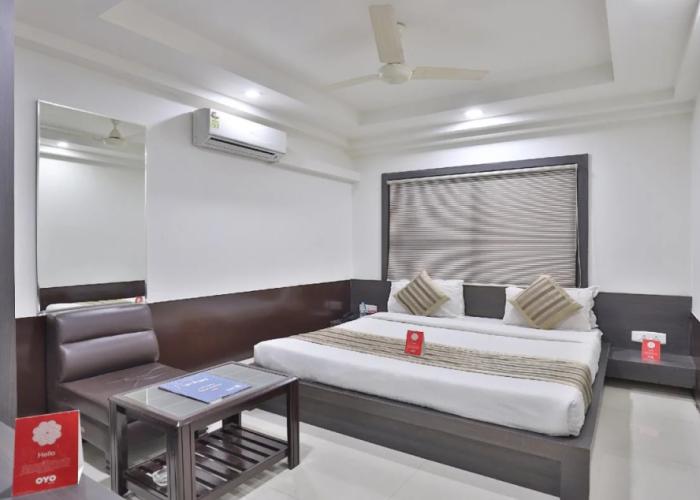 Hotel Nova Cross Road