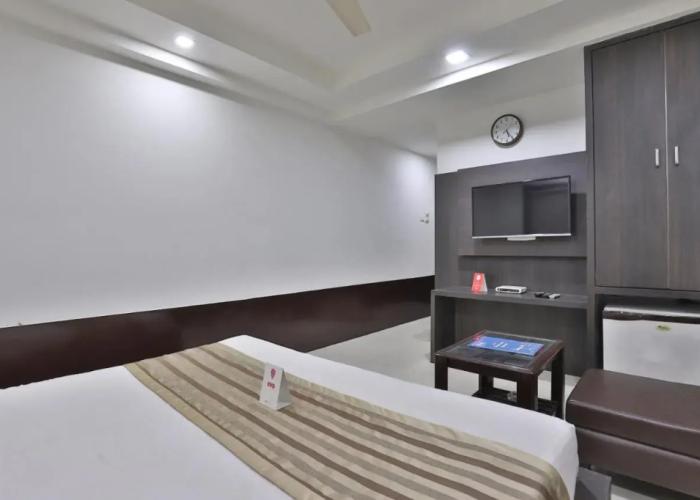 Hotel Nova Cross Road
