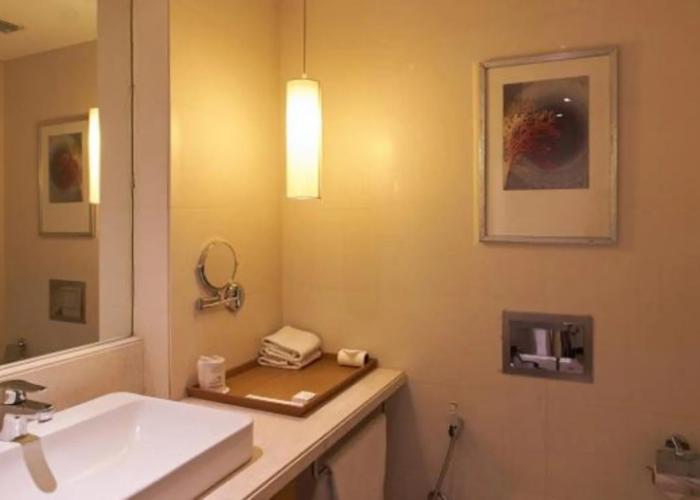 Platinum Hotel