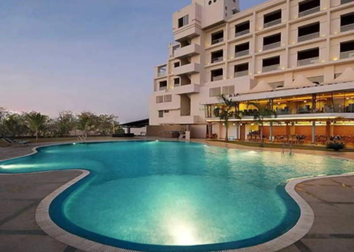 Seasons Hotel