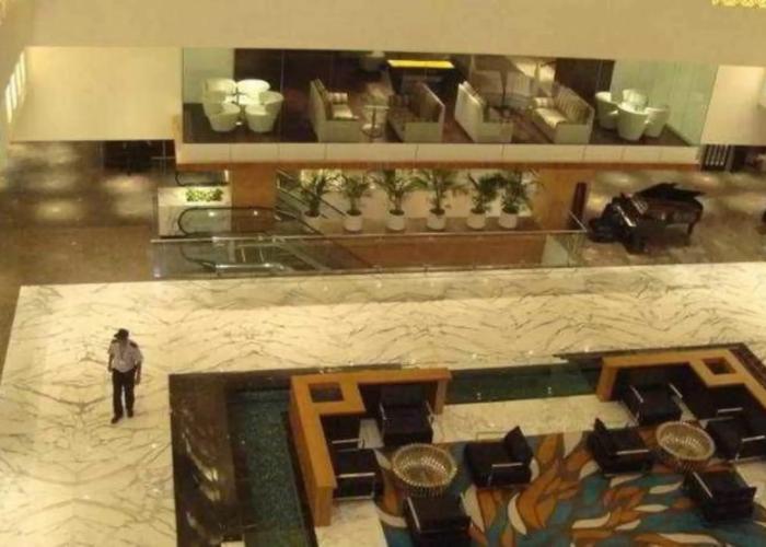 Seasons Hotel