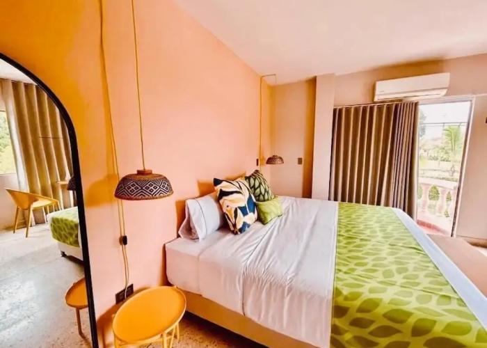 Del Tropico Hotel