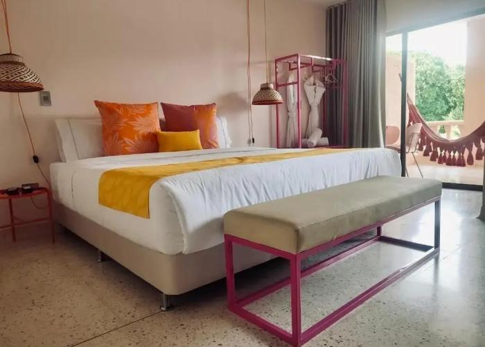 Del Tropico Hotel