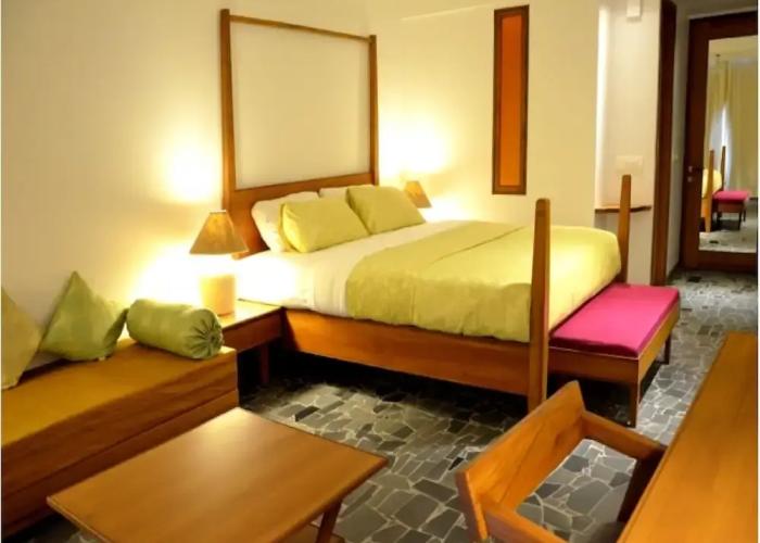 The Sky Imperial Aarivaa Luxury Homestay