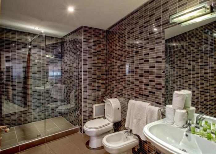 Yaad City Hotel