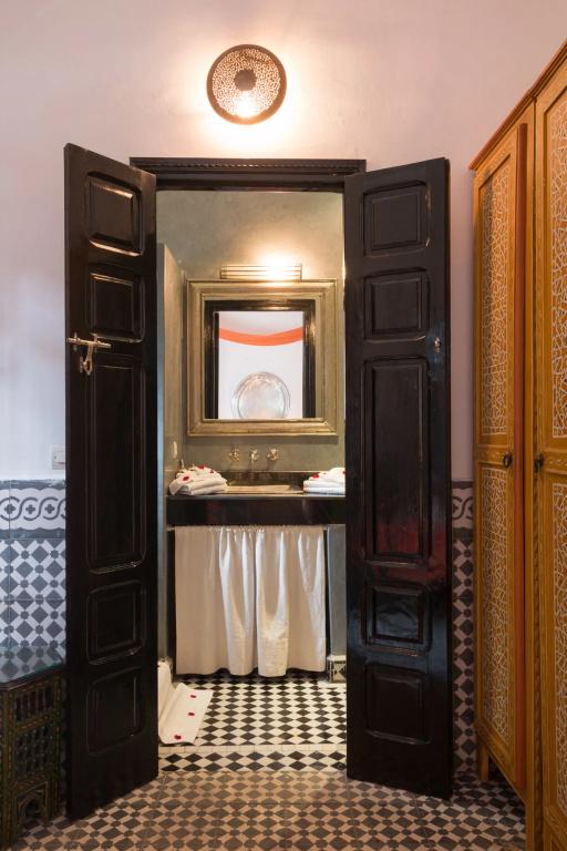 фото Riad Lhena
