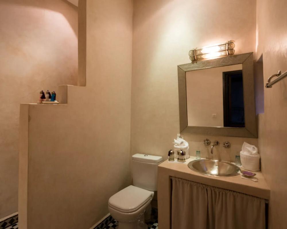 фото Riad Lhena