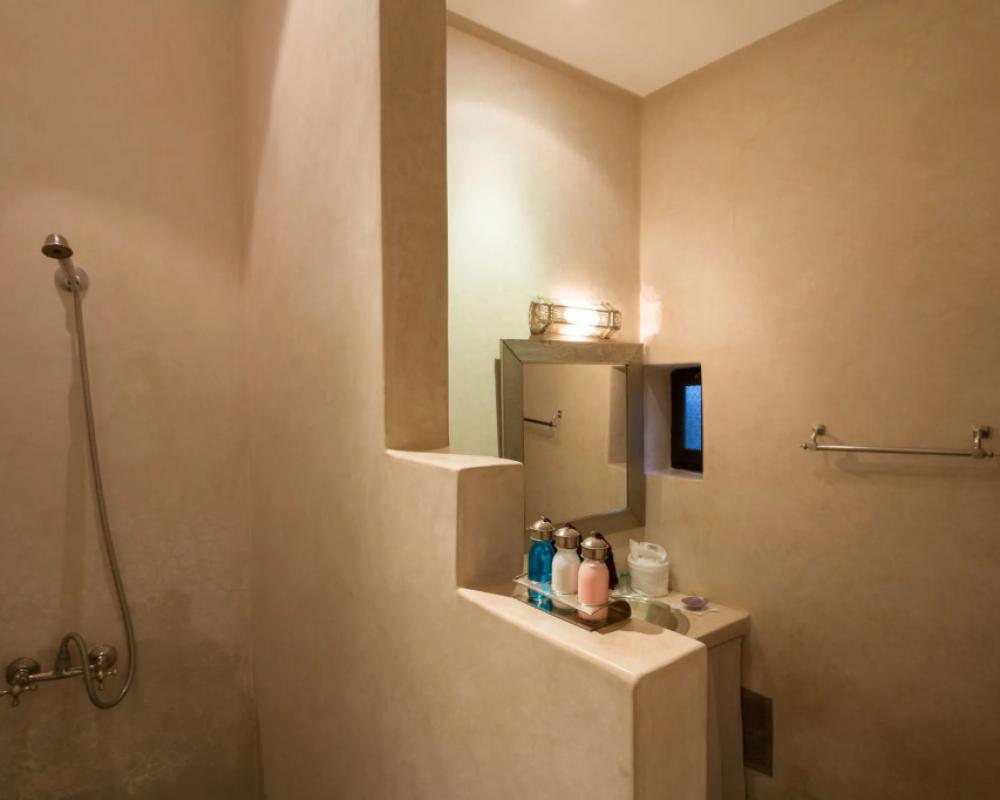 фото Riad Lhena