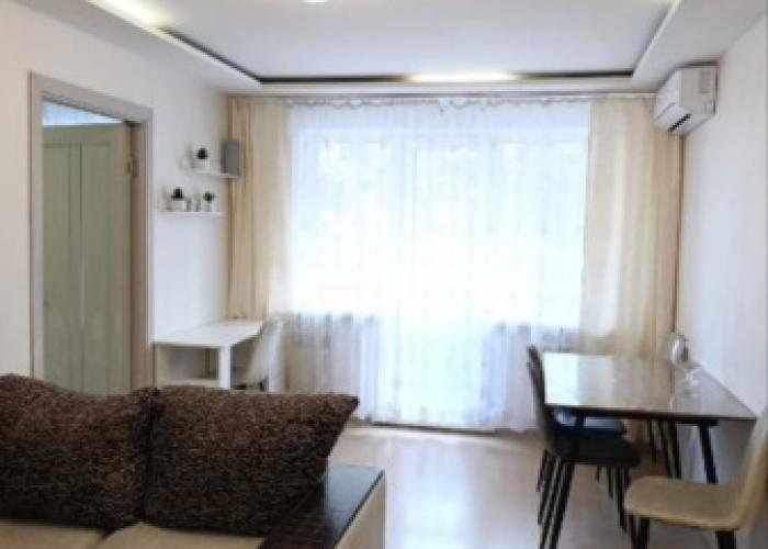 V Shelekhove Flat