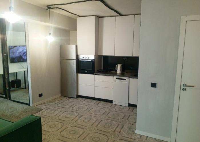V Shelekhove Flat