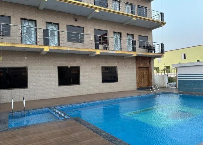 Fortune Club And Suites